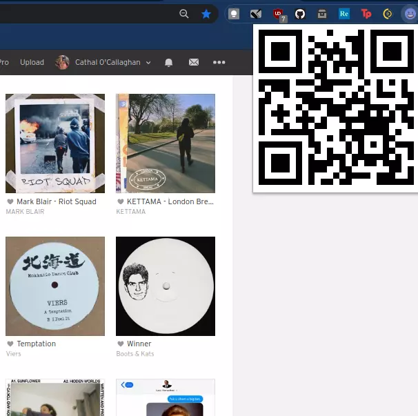 decorative screenshot showing the extension displaying the QR code for a soundcloud page